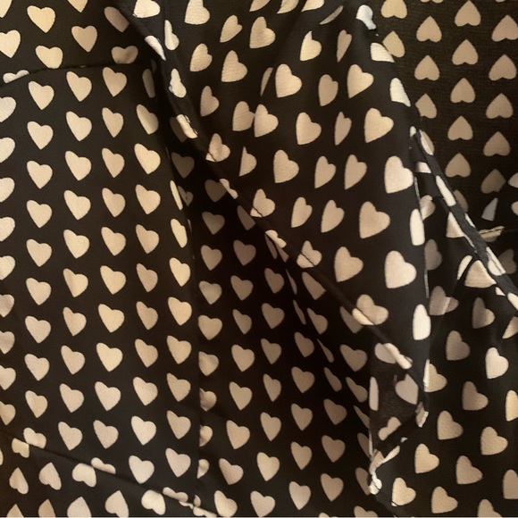 Wrap dress with heart print - Picture 3 of 3